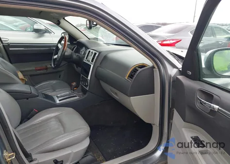 2006 Chrysler 300C z USA, uszkodzony, nr VIN 2C3LA63H46H240580